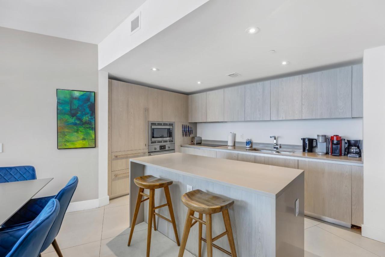 The Ultimate Resort - Beachfront 2 Bedroom Apartment With Direct Ocean View, Rooftop Pool, Hot Tub And Gym Hollywood Exteriör bild