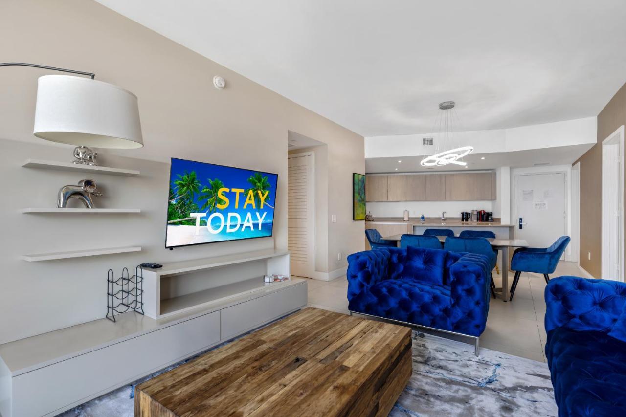 The Ultimate Resort - Beachfront 2 Bedroom Apartment With Direct Ocean View, Rooftop Pool, Hot Tub And Gym Hollywood Exteriör bild