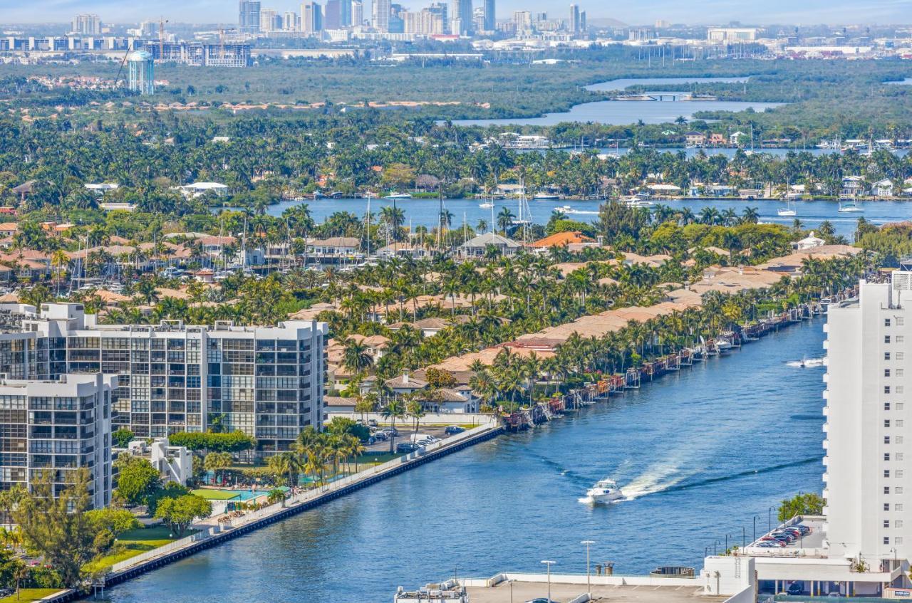 The Ultimate Resort - Beachfront 2 Bedroom Apartment With Direct Ocean View, Rooftop Pool, Hot Tub And Gym Hollywood Exteriör bild