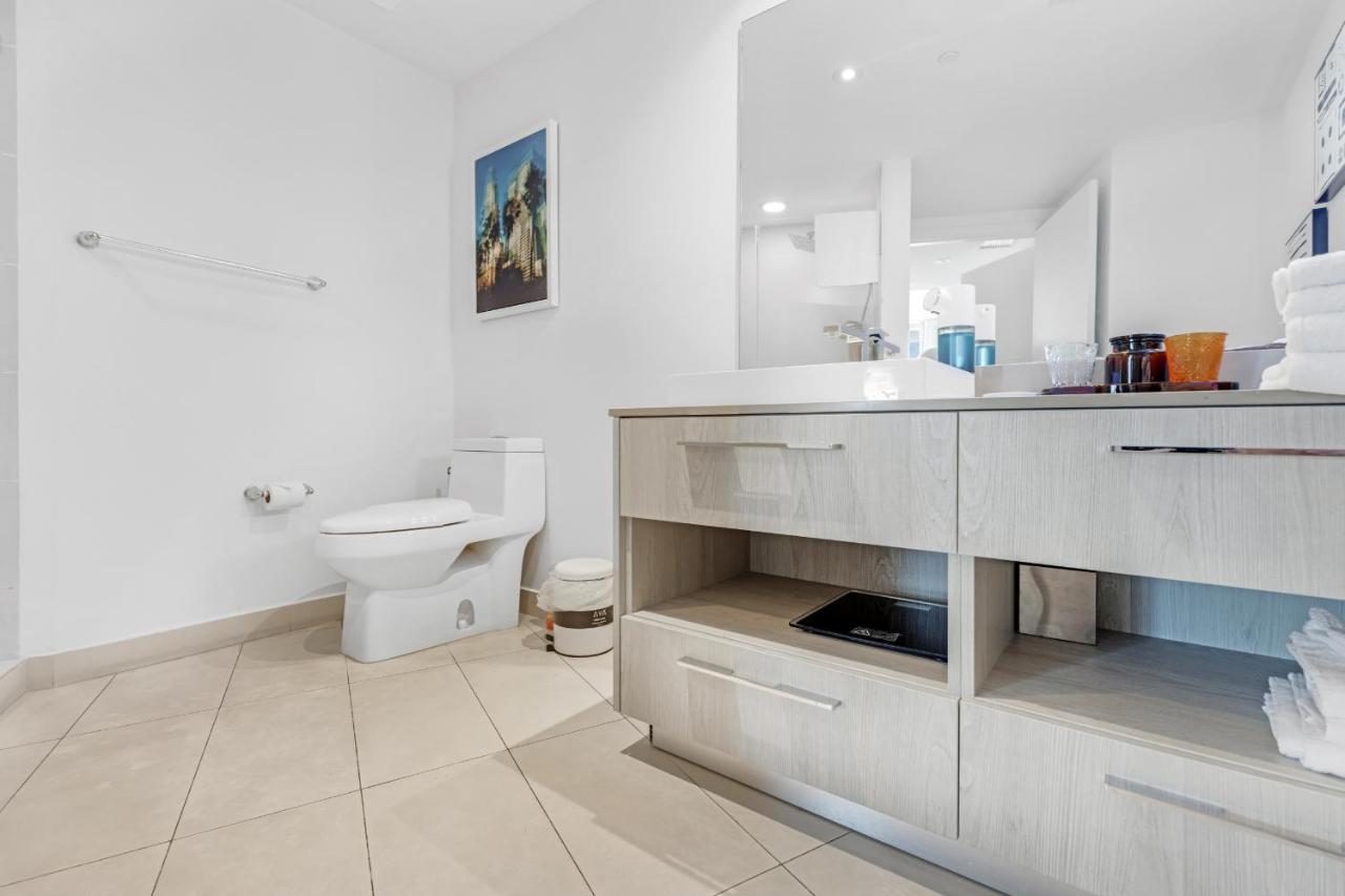 The Ultimate Resort - Beachfront 2 Bedroom Apartment With Direct Ocean View, Rooftop Pool, Hot Tub And Gym Hollywood Exteriör bild