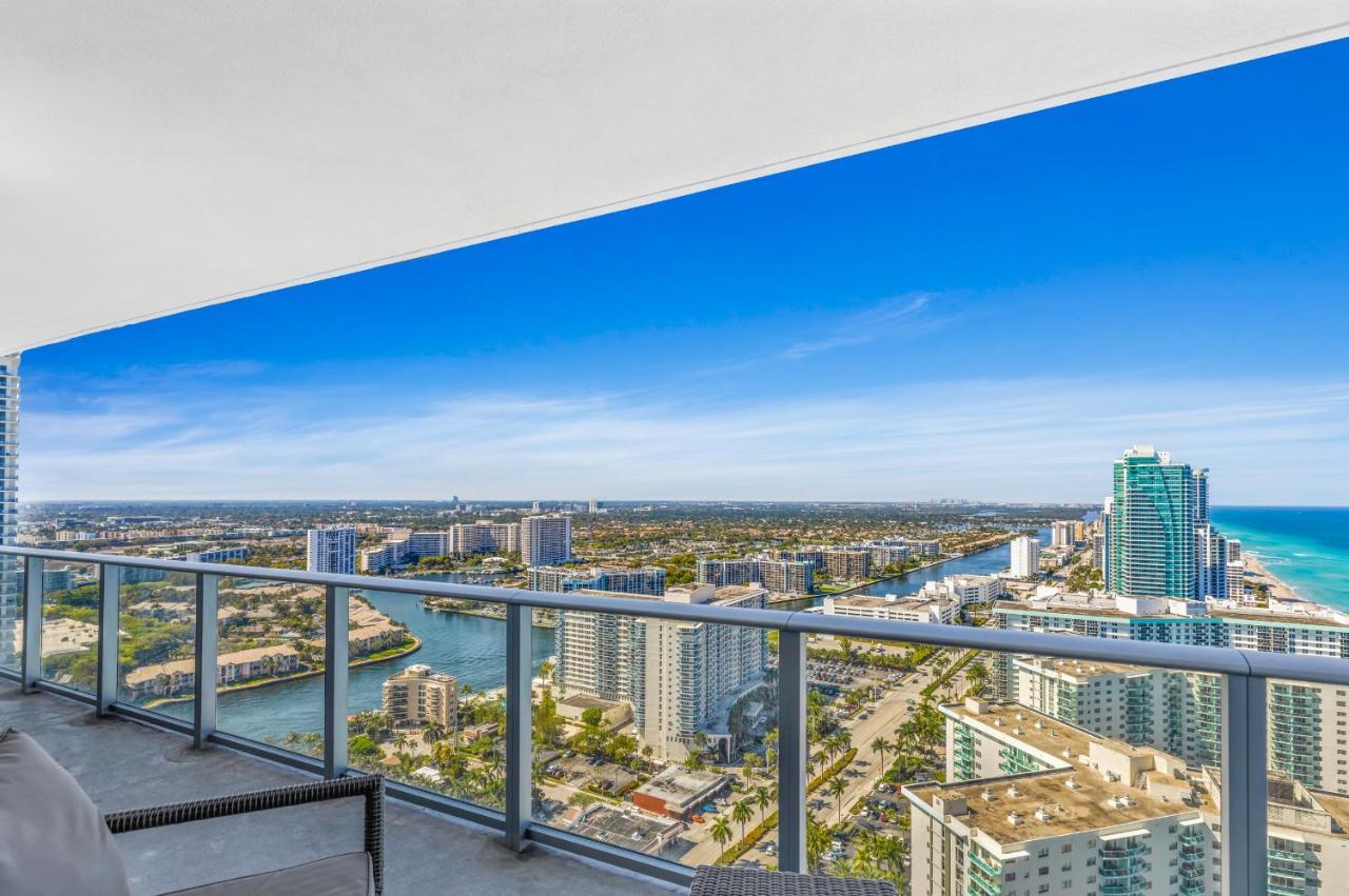The Ultimate Resort - Beachfront 2 Bedroom Apartment With Direct Ocean View, Rooftop Pool, Hot Tub And Gym Hollywood Exteriör bild